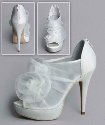 Булчински обувки от Vera Wang Булчински обувки от Vera Wang