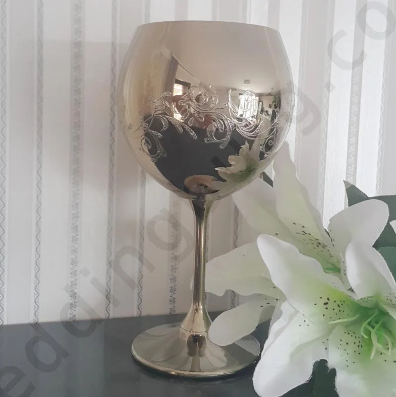 Сватбен бокал в цвят злато, модел SB069